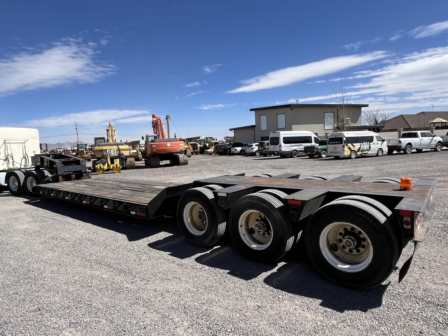 ./imagenes/INVOICE/2019/18031/LOWBOY WITZCO CHALLENGER TRAILER RG-50 (34).JPG